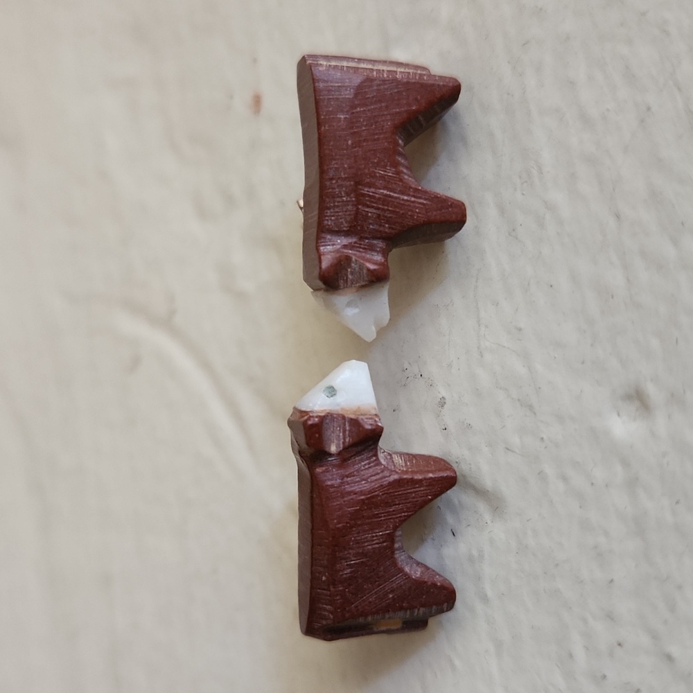 Adorable NWOT Native American Navajo Hand Carved Cow Fetish Earrings 🐄 ❤️